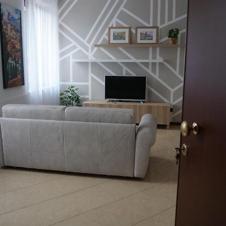Appartamento A Verona E Parcheggio Nella Proprieta Εξωτερικό φωτογραφία