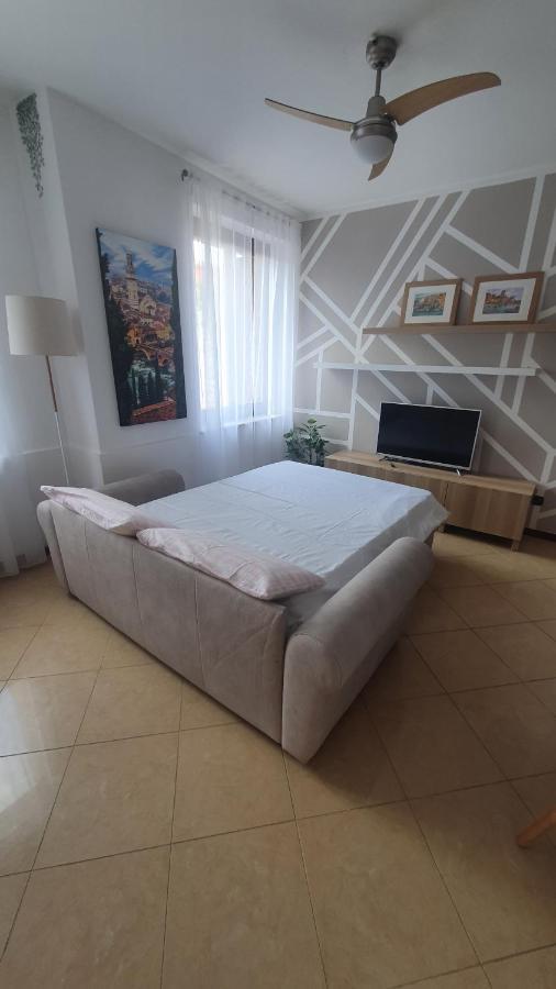 Appartamento A Verona E Parcheggio Nella Proprieta Εξωτερικό φωτογραφία